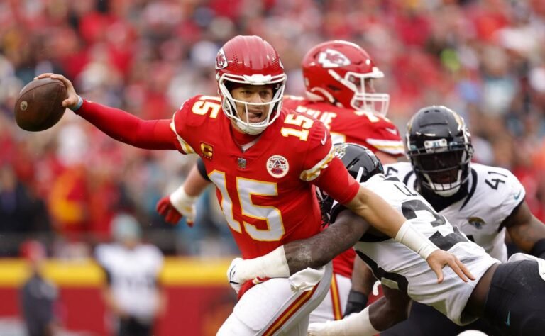 Mahomes se queja de jugar tres veces en once días