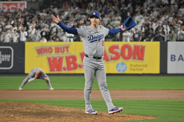 Walker Buehler llega a Boston: ¿podrá devolverle la fuerza a la rotación?