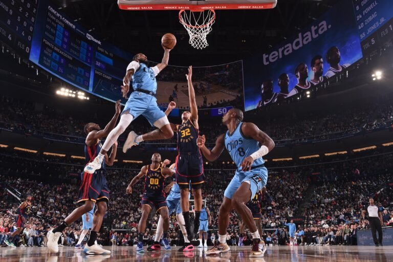 Warriors caen nuevamente mientras los Clippers se imponen con Powell a la cabeza