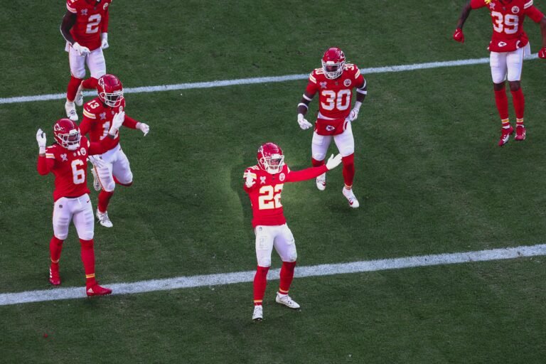 Kansas City sigue imparable: Chiefs derrotan a Texans y mantienen su invicto en casa