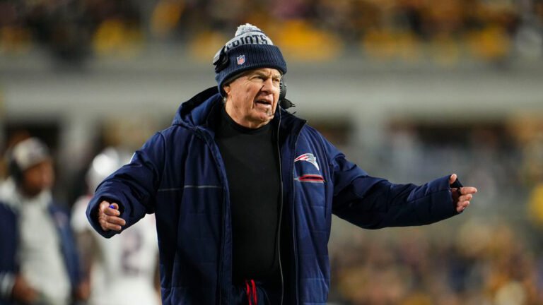 Belichick regresa al banquillo: dirigirá a Carolina del Norte
