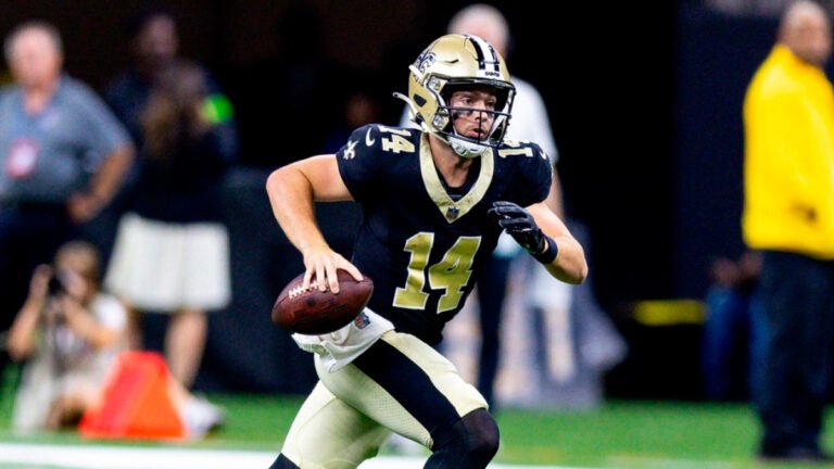 Jake Haener reemplazará a Carr en Nueva Orleans man