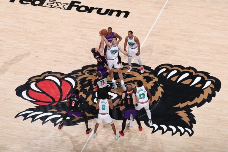 Grizzlies rompen récord de puntos en victoria 155-126