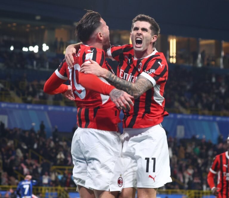 Dos remontadas y un título en ocho días al mando