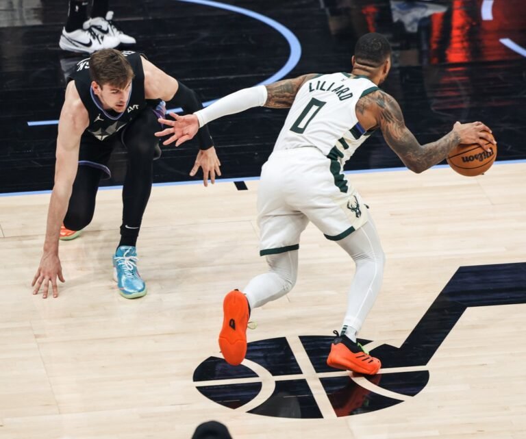 Antetokounmpo y Lillard brillan en contundente victoria