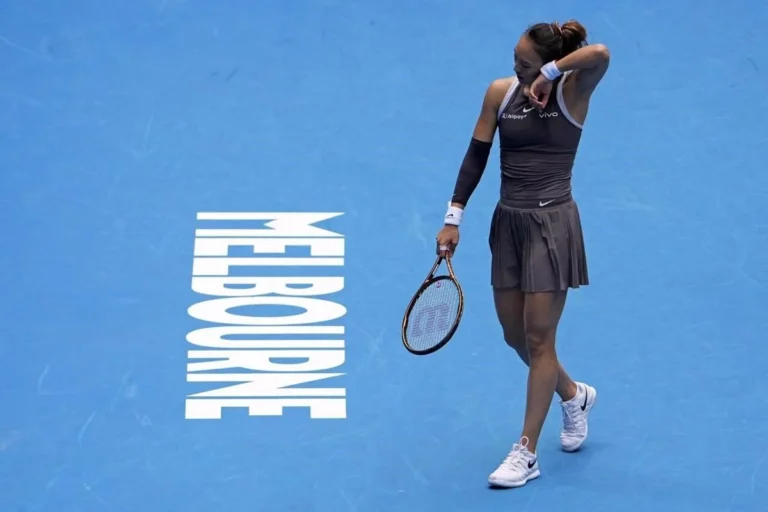 Naomi Osaka avanza a tercera ronda en el Abierto de Australia