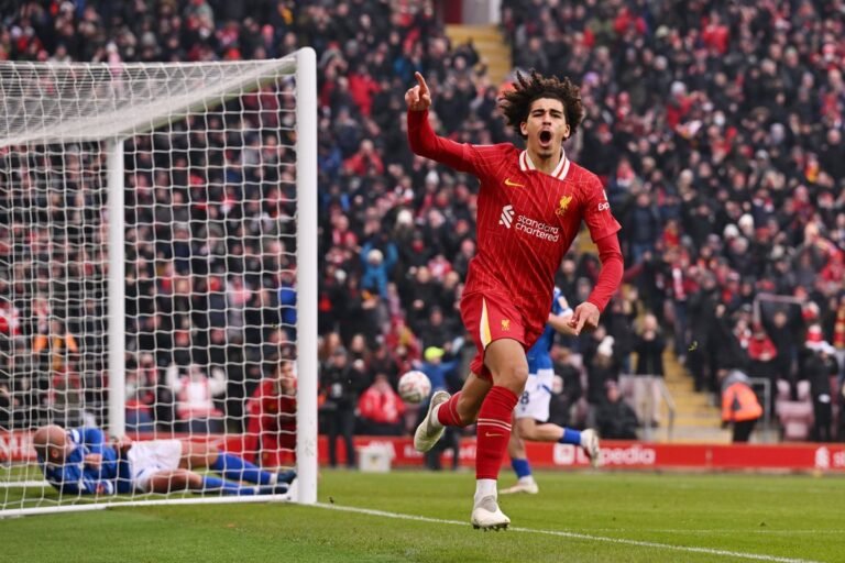 Liverpool goleó 4-0 a Accrington Stanley y sigue en la Copa FA