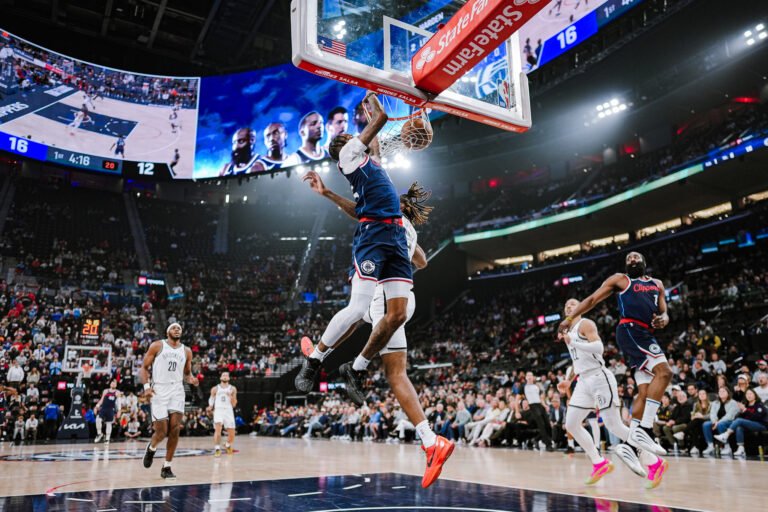 Clippers imponen récord: paliza de 59 puntos sobre los Nets
