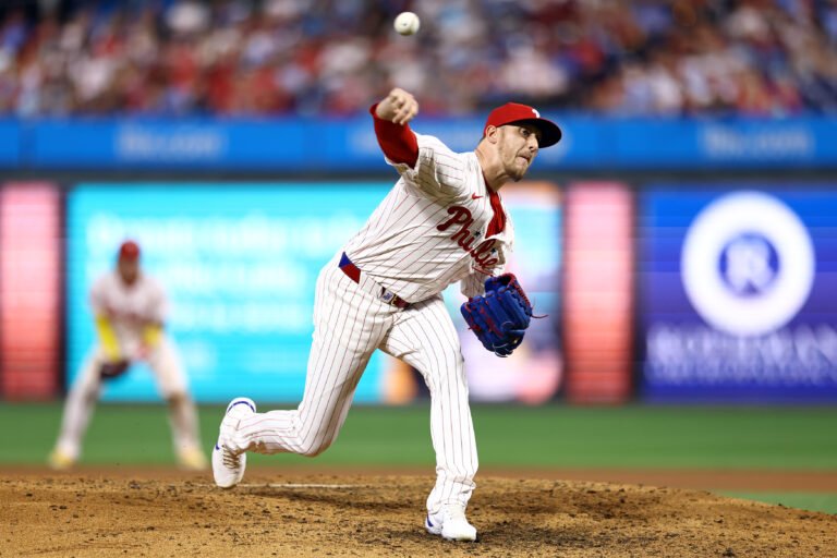 Blue Jays contratan a Jeff Hoffman: nueva opción como cerrador