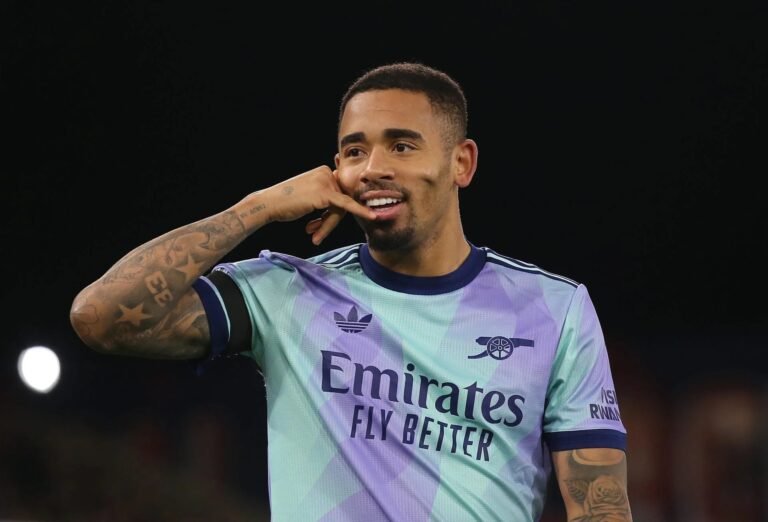 Arsenal viene de atrás y ya es segundo en la Premier League