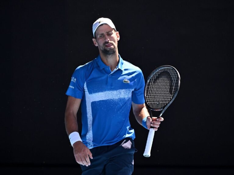 Djokovic se retira por lesión en semifinales del Abierto de Australia