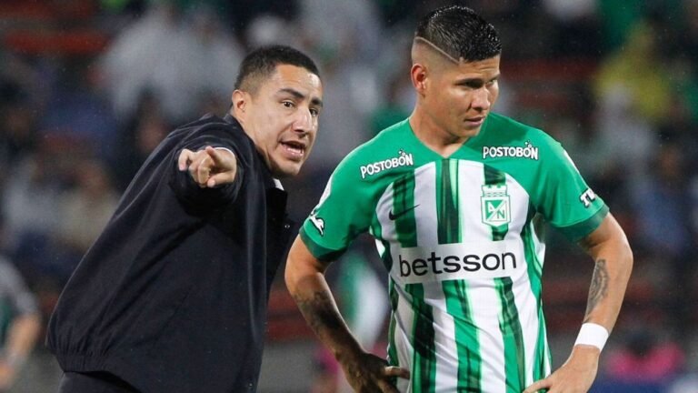 Efraín Juárez renuncia al Atlético Nacional tras doblete histórico.
