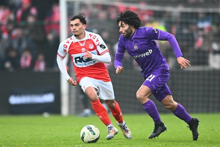 Anderlecht del ‘Chino’ Huerta se eliminará contra Mourinho