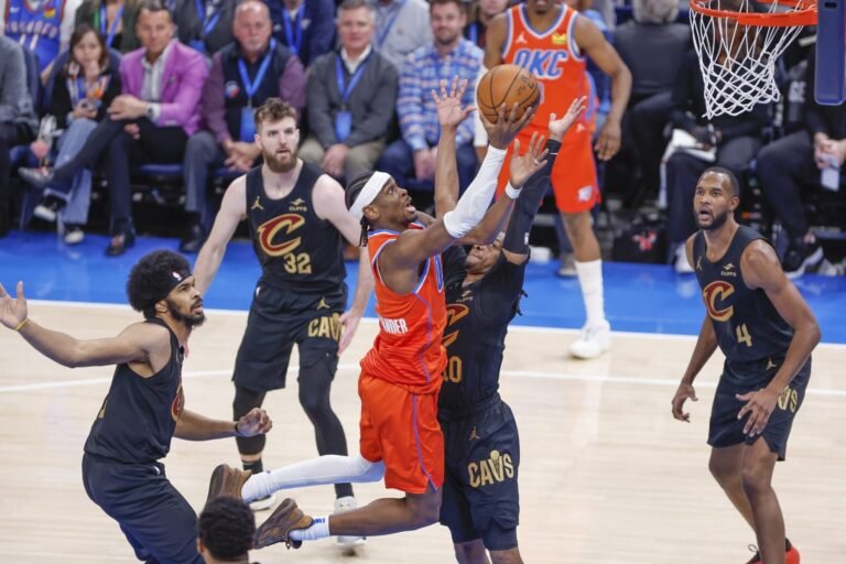 Oklahoma City Thunder domina a Cavaliers en duelo de líderes