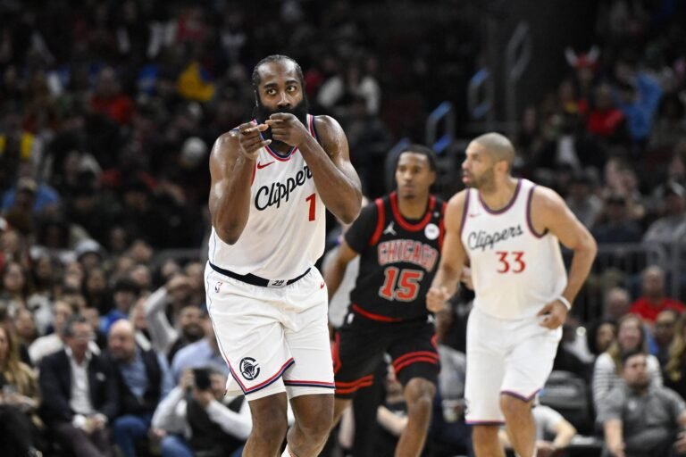 Clippers rompen mala racha con victoria ante Chicago