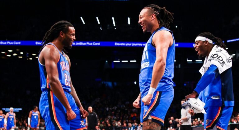 Thunder reacciona en el último cuarto y derrota a los Nets