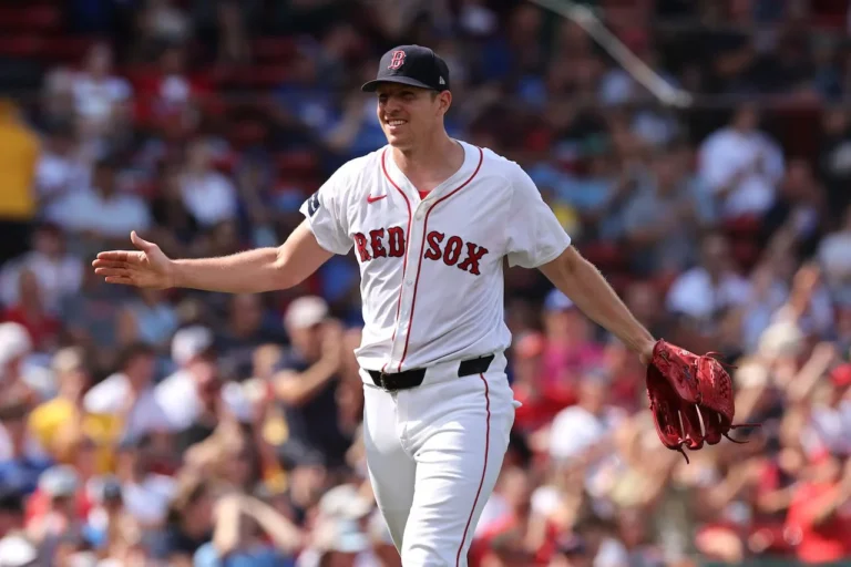 MLB: Nick Pivetta llega a San Diego con contrato millonario