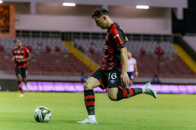 Alajuelense desafía a FIFA y exige su lugar en el Mundial de Clubes