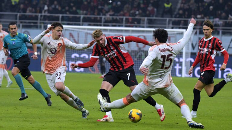 Giménez debuta con AC Milan y clasifica a semifinales de la Coppa Italia