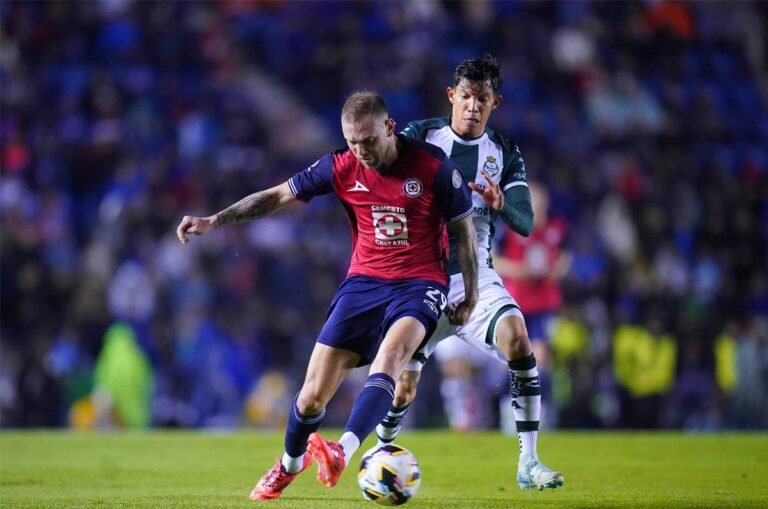 Cruz Azul visita a Santos con la obligación de ganar