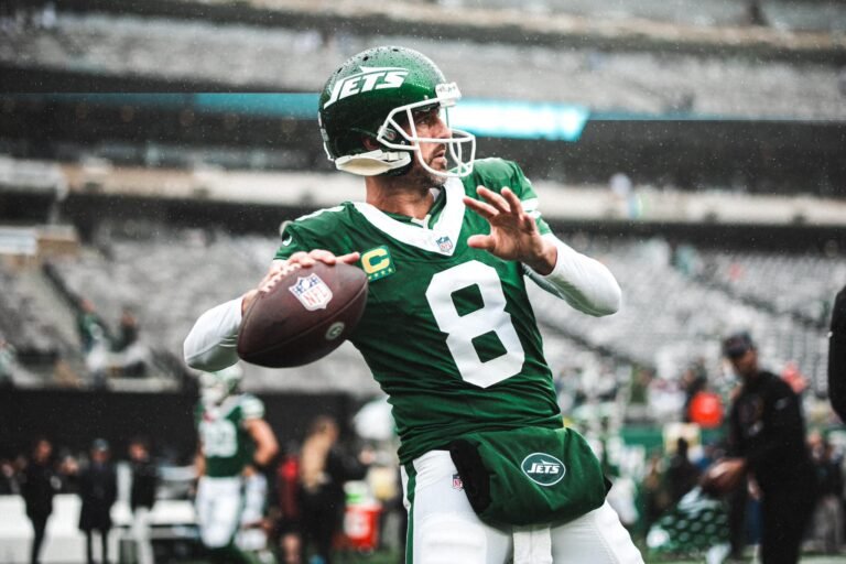Jets despiden a Aaron Rodgers tras dos años sin éxito