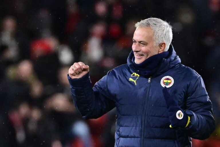 Mourinho demanda al Galatasaray tras acusaciones de racismo
