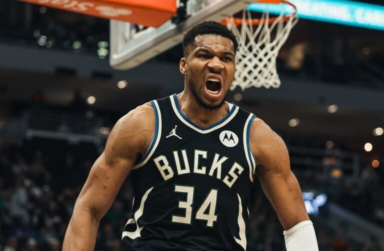 Bucks superan a los Clippers con el regreso de Giannis