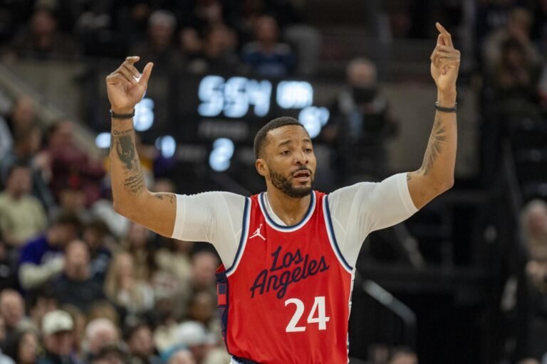 Clippers vencen en tiempo extra con 41 puntos de Norman Powell