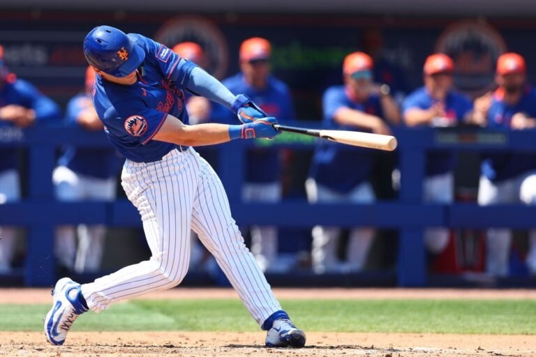 De trabajar en una tienda a la MLB: Senger jugará con los Mets