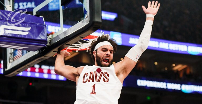 Cavs aplastan al Jazz y rompen racha de cuatro derrotas en la NBA