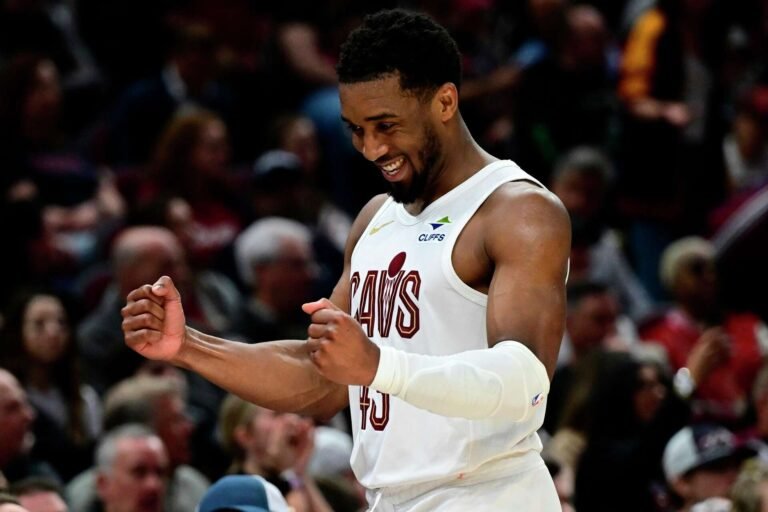Cleveland celebra su tercera temporada con 60 triunfos