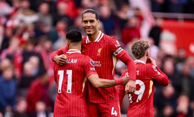 Liverpool firma acuerdo millonario con Adidas para sus nuevos kits