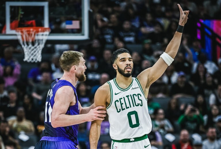 Tatum brilla y se lesiona en la victoria de los Celtics sobre los Kings