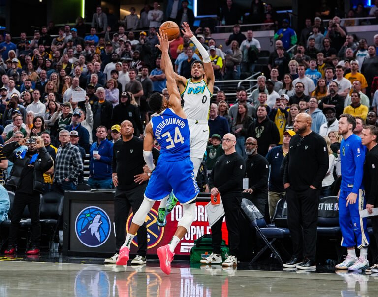 Pacers sorprenden a Bucks con increíble triple de Haliburton