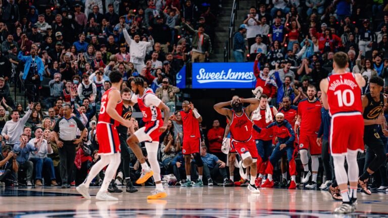 Leonard brilla con 33 puntos y Clippers vencen a Cavaliers