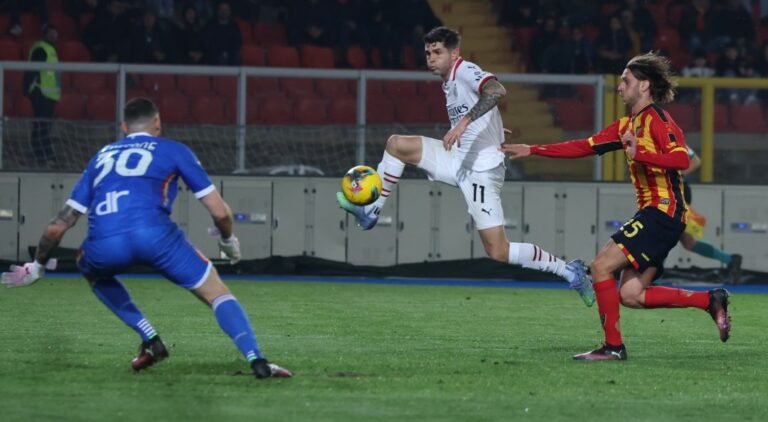 Pulisic lidera remontada del Milan ante Lecce con doblete