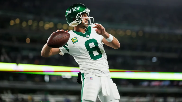 Giants buscan a Aaron Rodgers para reforzar su ofensiva