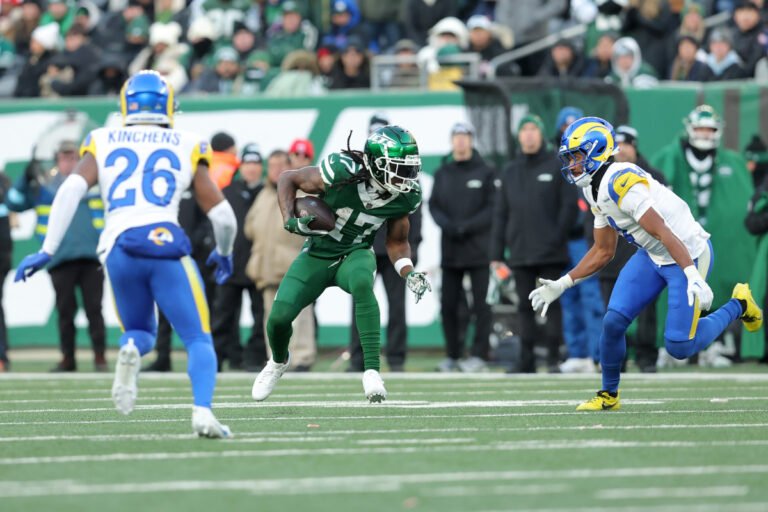 Rams apuestan por Davante Adams en ataque aéreo