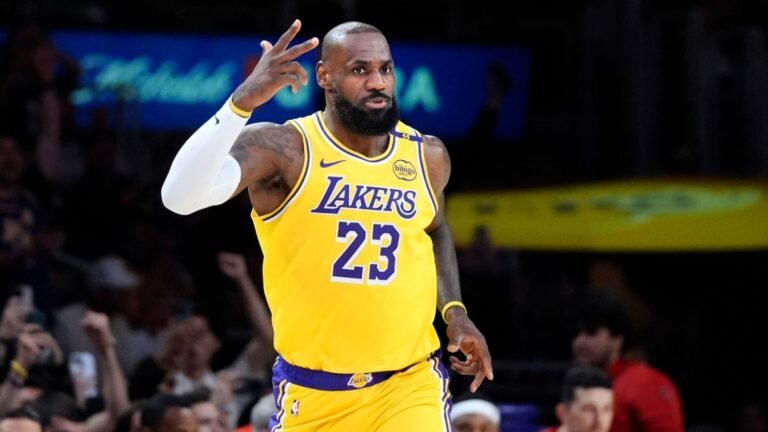 Récord imparable: LeBron James supera los 50,000 puntos