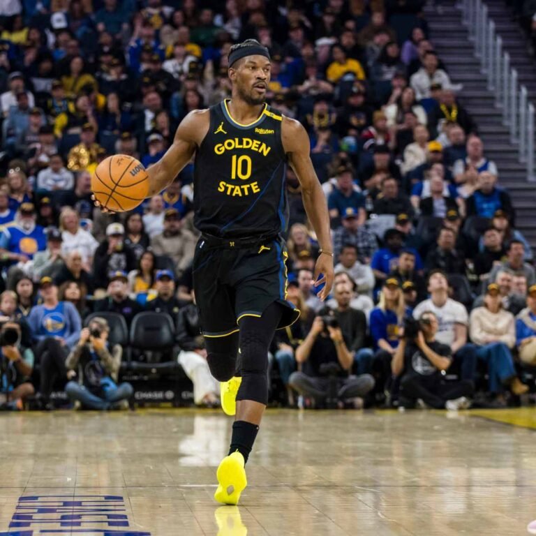 Jimmy Butler brilla con triple-doble en victoria de Warriors