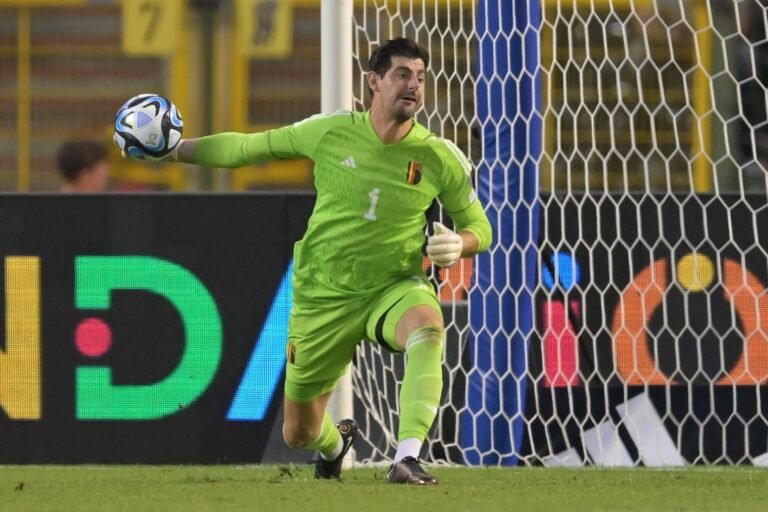 Courtois vuelve a la selección belga tras salida de Tedesco