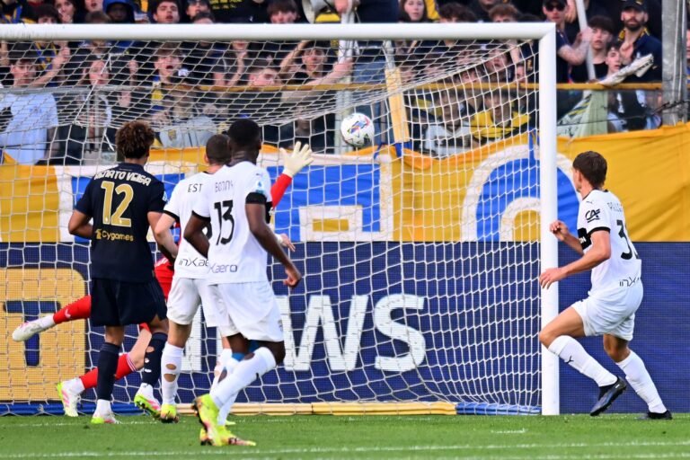 Juventus cae ante Parma y sigue fuera de puestos de Champions