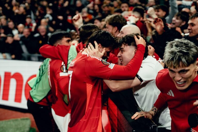 United remonta en tiempo extra y avanza a semifinales