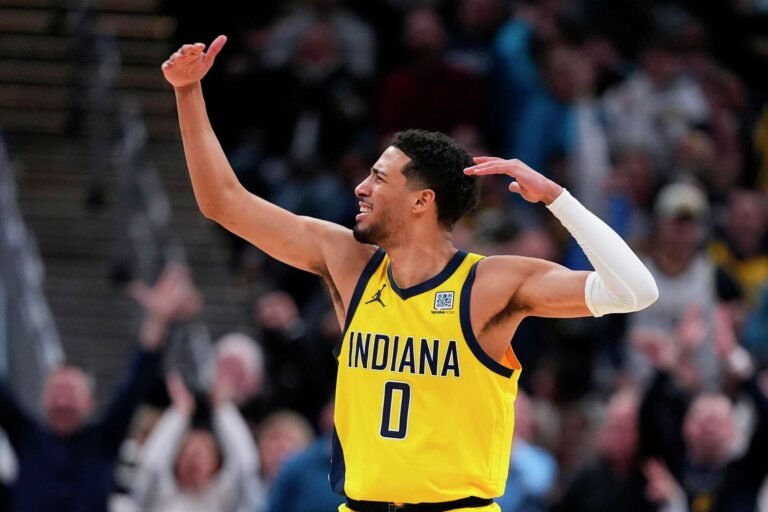 Pacers remontan 16 puntos y vencen a Kings