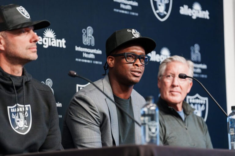 Pete Carroll y Geno Smith se reencuentran con objetivos pendientes