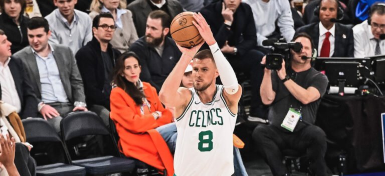 Porzingis lidera a Celtics en victoria sobre Knicks