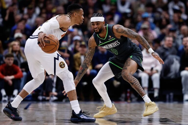 Jokic anota 61 puntos, pero los Timberwolves ganan