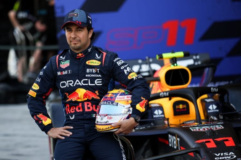 Checo Pérez confirma conversaciones con equipos para seguir en la F1