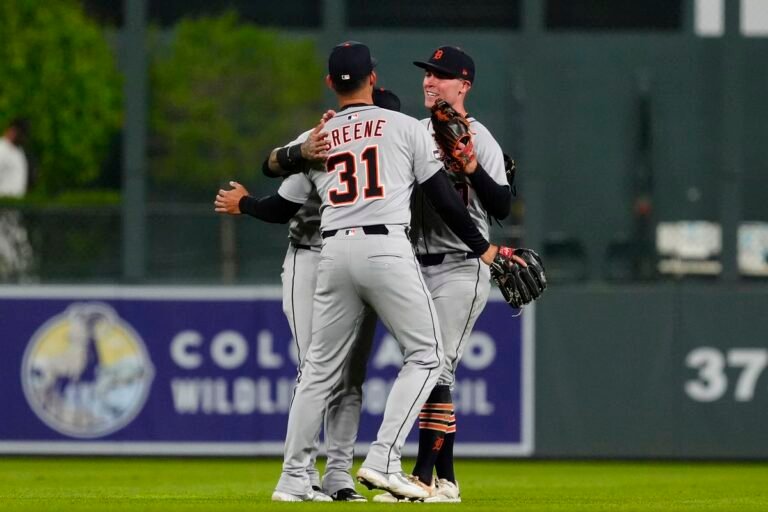 Tigres ganan 8-6; Hinch entra al club de los 900 triunfos