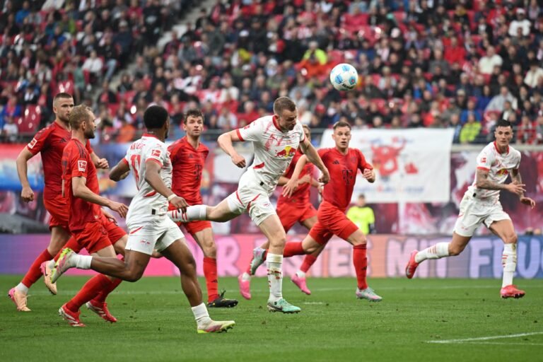 Kane deberá esperar: Bayern empata 3-3 y aplaza el título